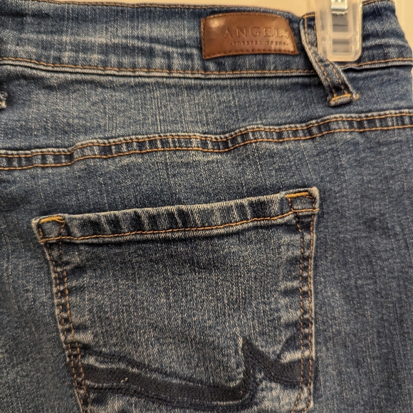 Angels Capri pants - Picture 4 of 4